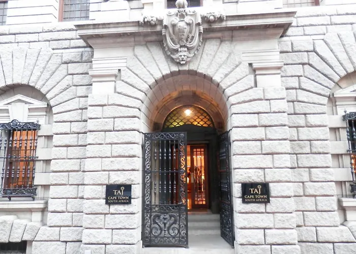 Taj Hotel Cape Town - Luxury 5 Star Suites - Very Spacious With Kitchenette, Lions Head Views