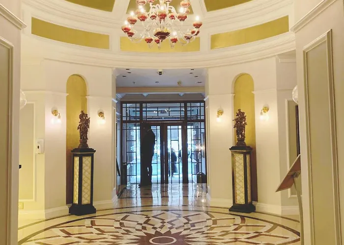 Taj Hotel Cape Town - Luxury 5 Star Suites - Very Spacious With Kitchenette, Lions Head Views
