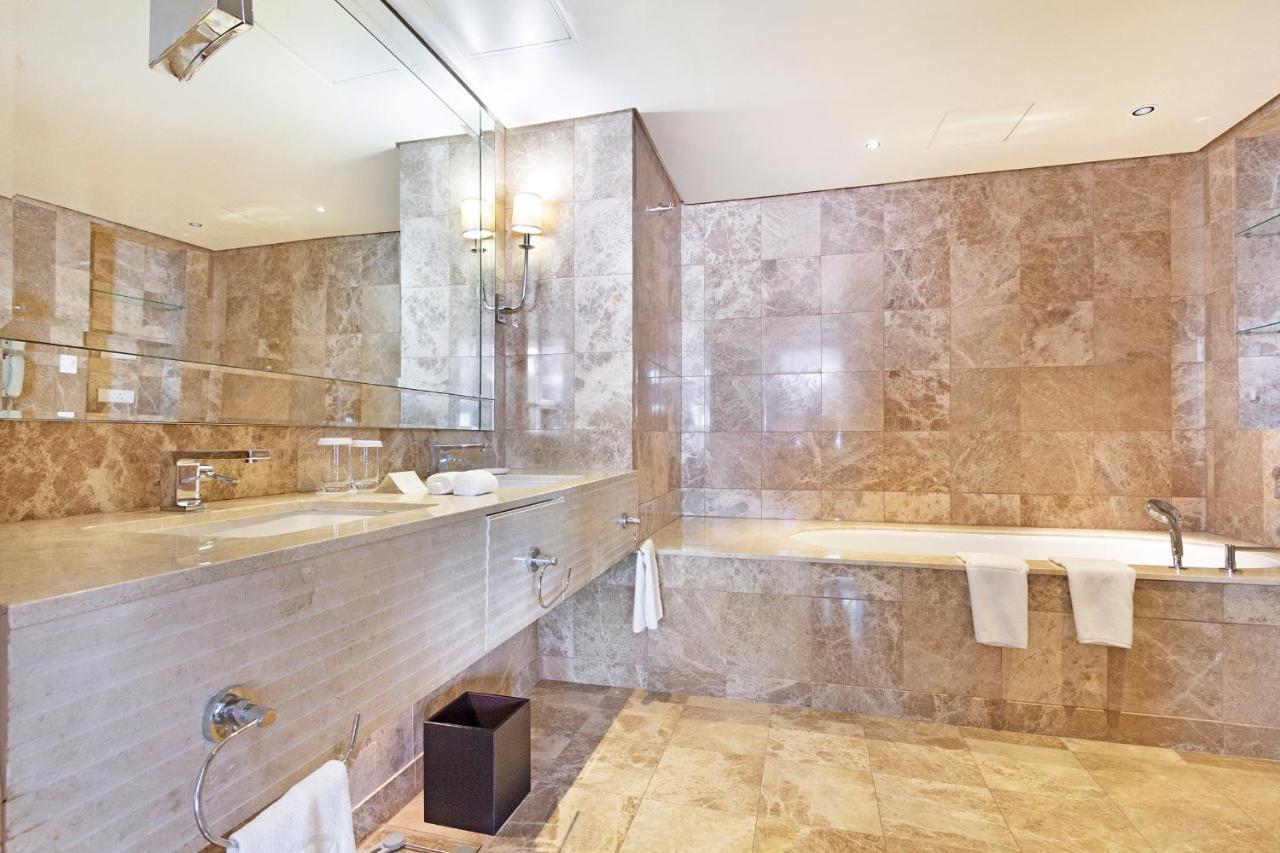 Taj - Luxury 5 Star - Very Spacious With Kitchenette, Lions Head Views *