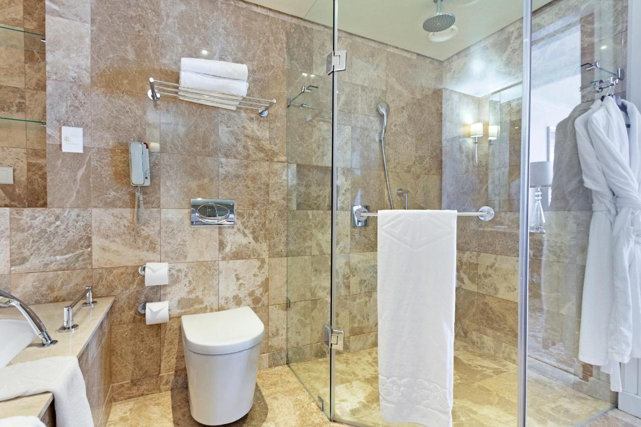 Taj - Luxury 5 Star - Very Spacious With Kitchenette, Lions Head Views