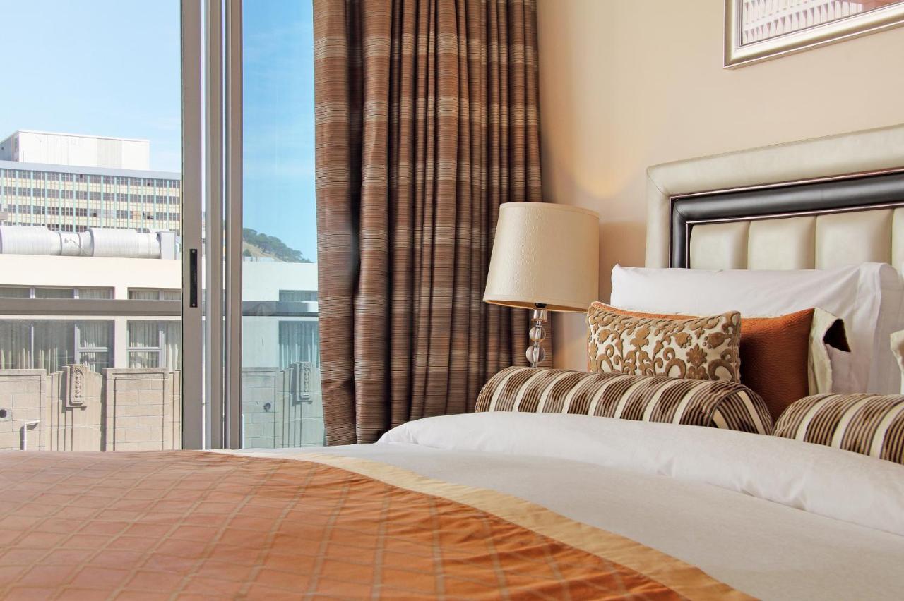 Taj - Luxury 5 Star - Very Spacious With Kitchenette, Lions Head Views