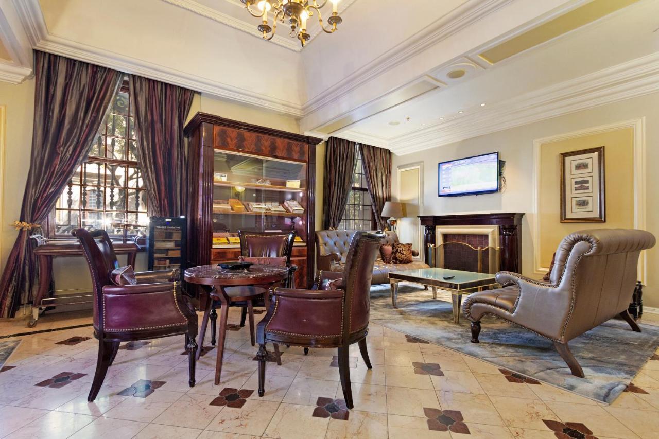 Taj - Luxury 5 Star - Very Spacious With Kitchenette, Lions Head Views Apartment *