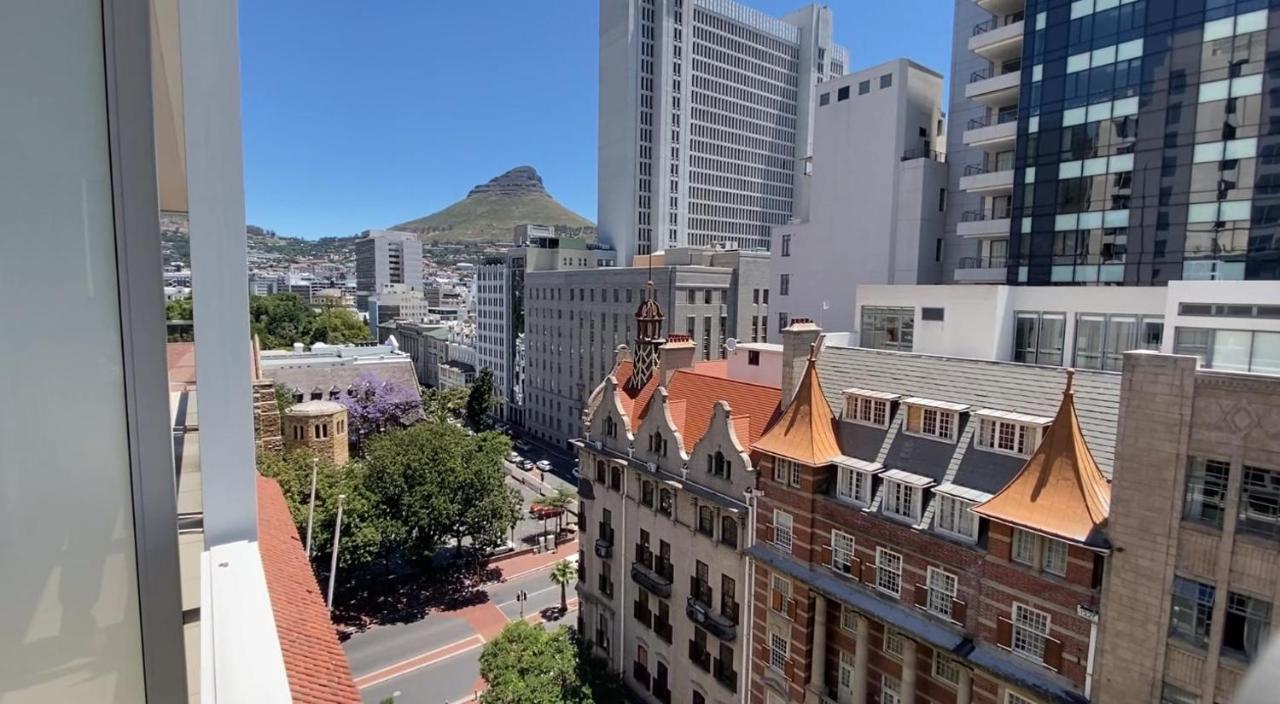 Taj - Luxury 5 Star - Very Spacious With Kitchenette, Lions Head Views *