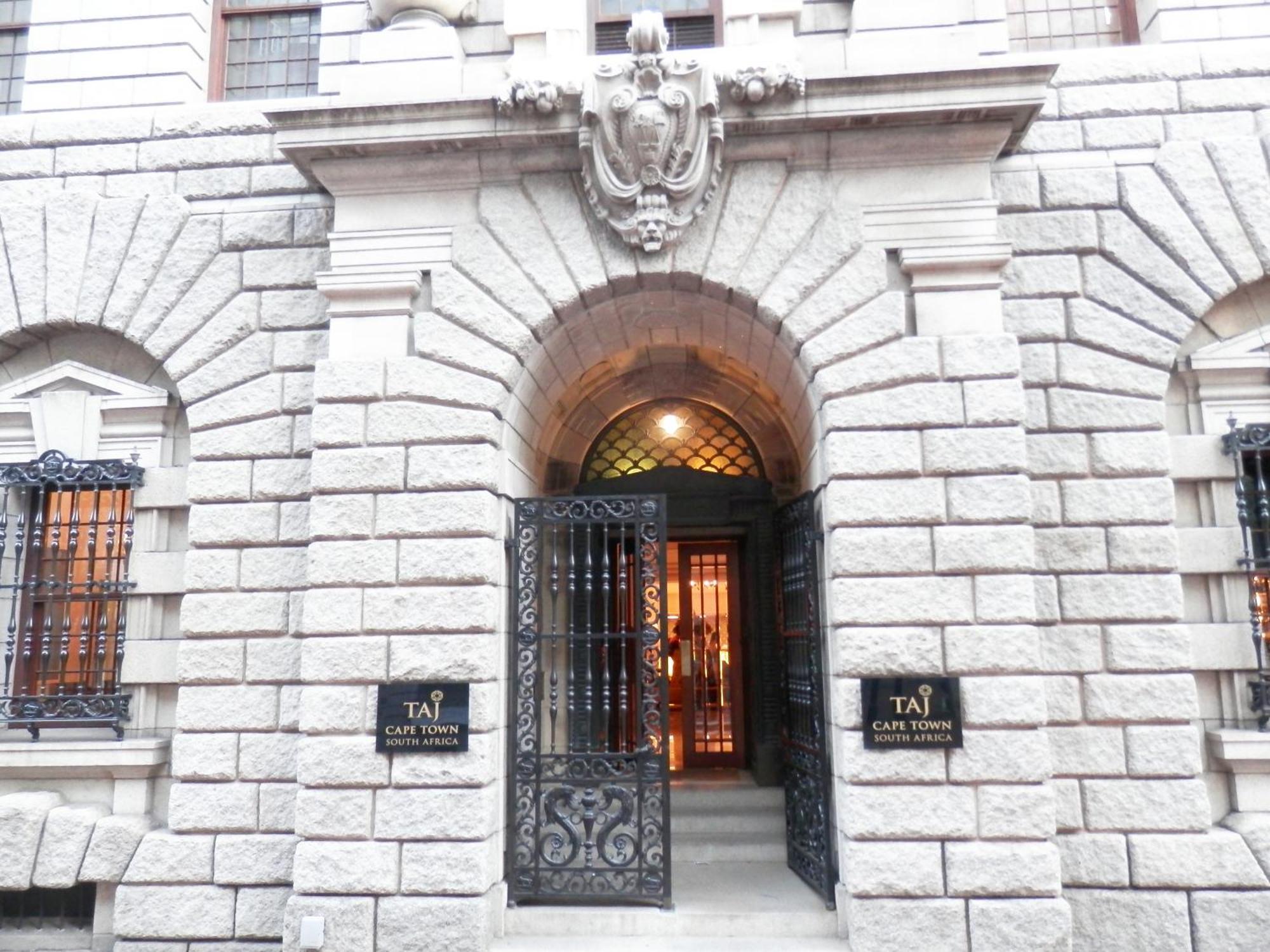 Taj - Luxury 5 Star - Very Spacious With Kitchenette, Lions Head Views